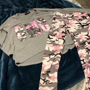 I’m selling a pajama set size 10 camouflage pants brand a2z supper comfy